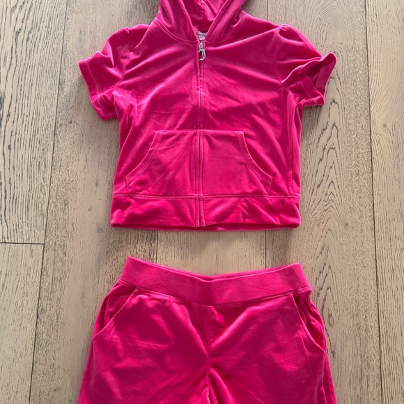 Juicy Couture Pink Velour Jacket & Shorts tracksuit Set with Rhinestones - Picture 11 of 16